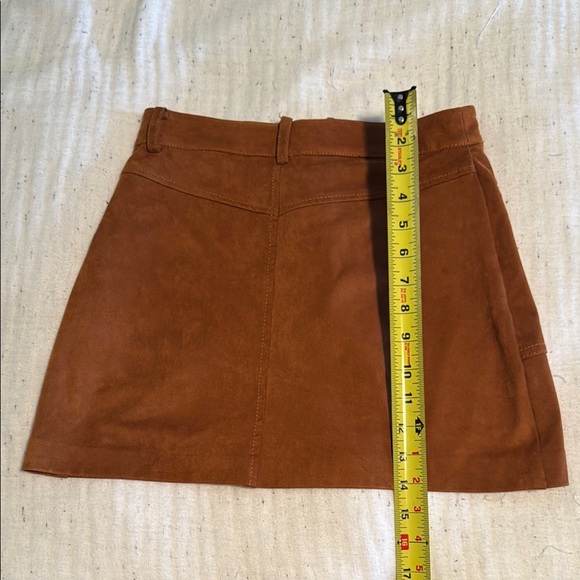 Zara- Brown Button-Front Women's mini Skirt - Picture 3 of 3